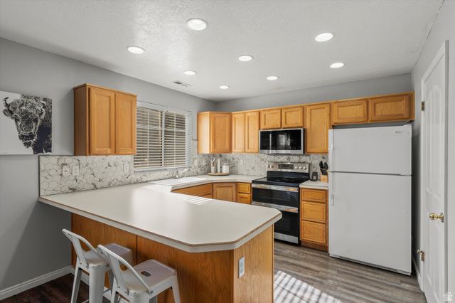 1027 E SARA LN, Ogden, UT 84404
