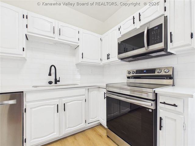 1129 Grosscup Avenue, Dunbar, WV 25064