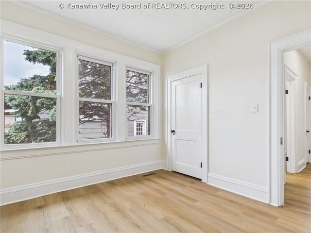 1129 Grosscup Avenue, Dunbar, WV 25064
