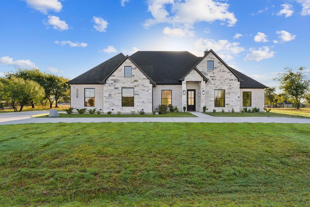 8008 Ben Day Murrin Road N, Fort Worth, TX 76126