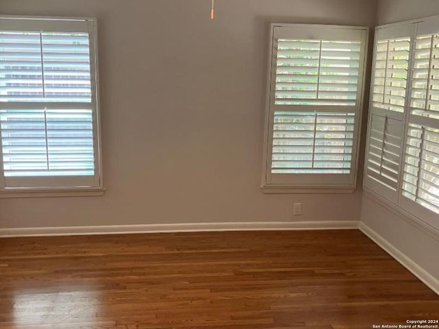 140 W Edgewood Pl, San Antonio, TX 78209