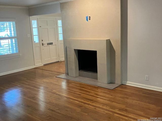 140 W Edgewood Pl, San Antonio, TX 78209