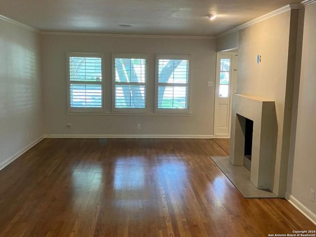 140 W Edgewood Pl, San Antonio, TX 78209