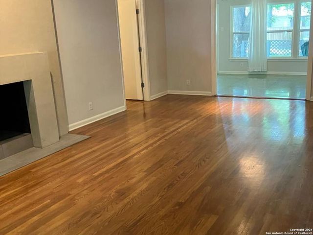 140 W Edgewood Pl, San Antonio, TX 78209