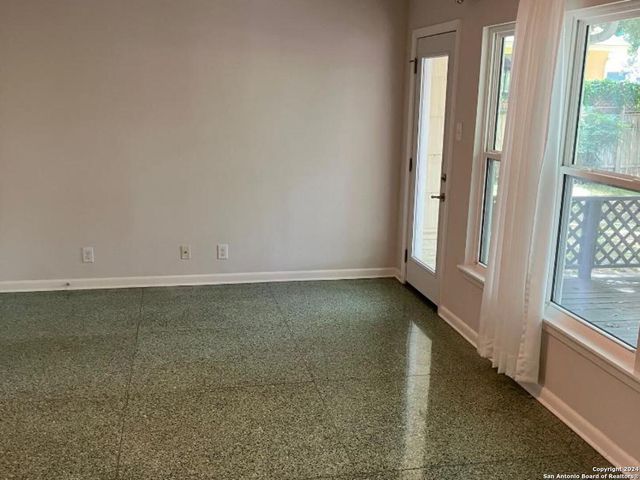 140 W Edgewood Pl, San Antonio, TX 78209