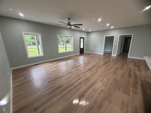 15 Locust Dr, Erin, TN 37061