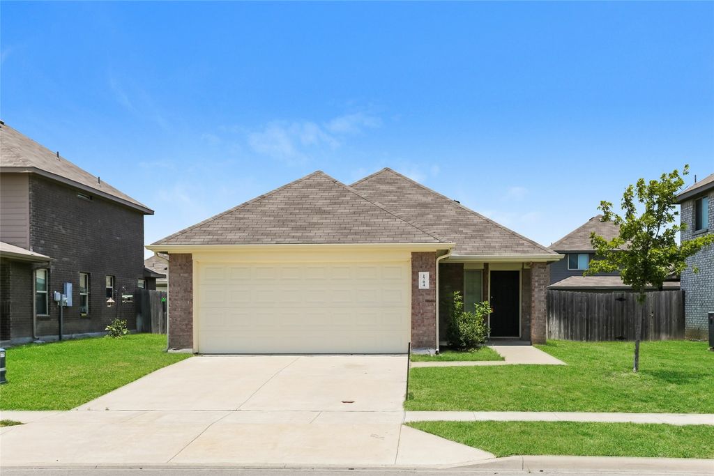 1704 Dove Circle, Ennis, TX 75119
