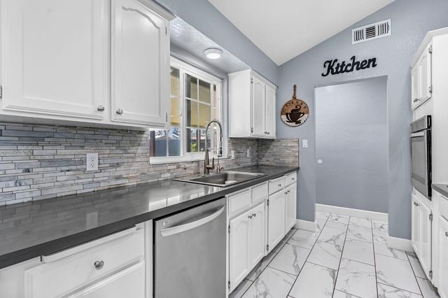 4239 W Cortland Avenue, Fresno, CA 93722