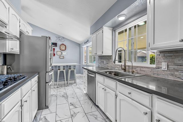 4239 W Cortland Avenue, Fresno, CA 93722