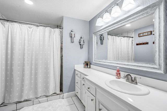 4239 W Cortland Avenue, Fresno, CA 93722