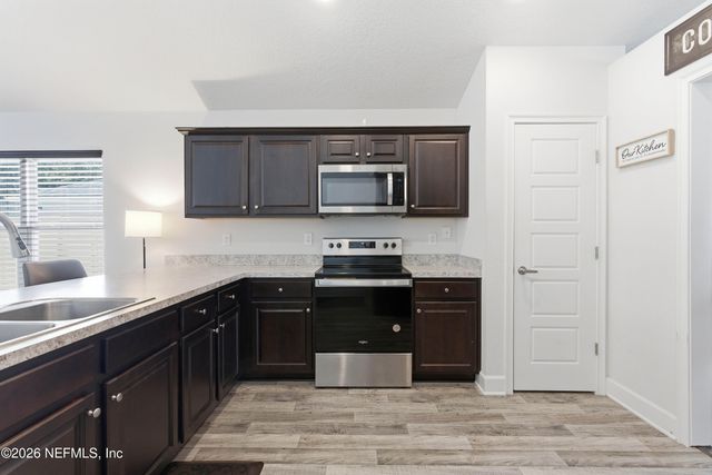 9870 OLIVIA Street, Jacksonville, FL 32219