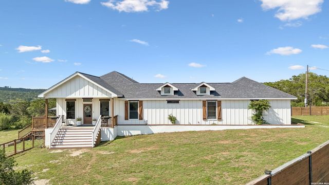 622 CR 2753, Mico, TX 78056