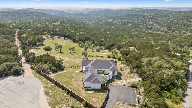622 CR 2753, Mico, TX 78056