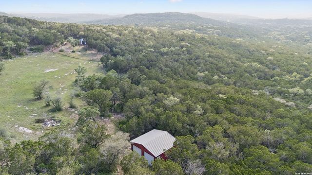 622 CR 2753, Mico, TX 78056