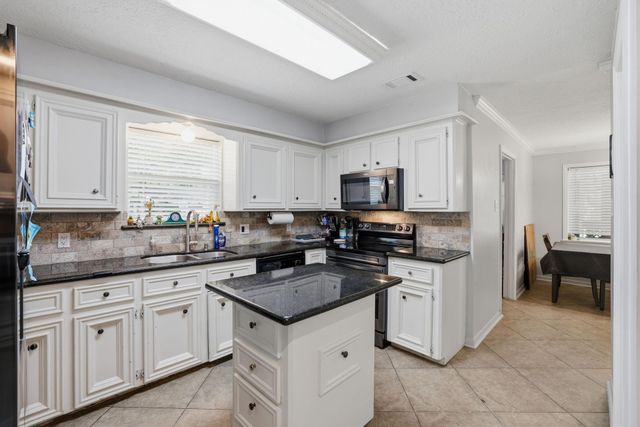 8126 Bideford Lane, Houston, TX 77070