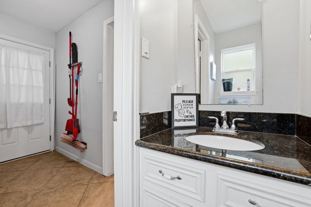 8126 Bideford Lane, Houston, TX 77070