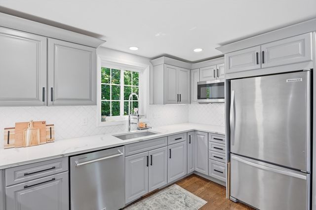 38 Dunstable Road, Westford, MA 01886