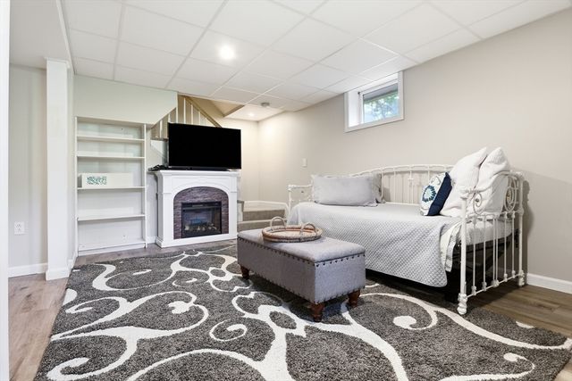 38 Dunstable Road, Westford, MA 01886
