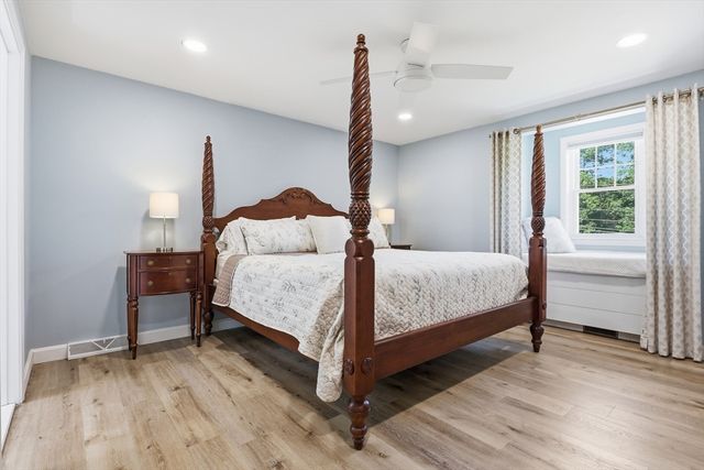 38 Dunstable Road, Westford, MA 01886