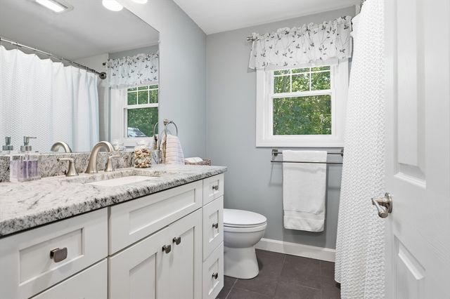 38 Dunstable Road, Westford, MA 01886