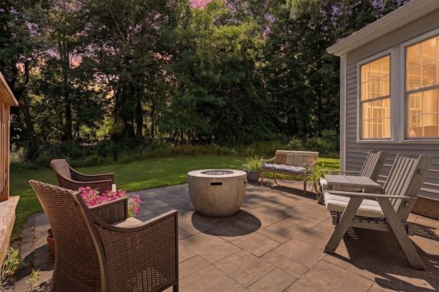 38 Dunstable Road, Westford, MA 01886