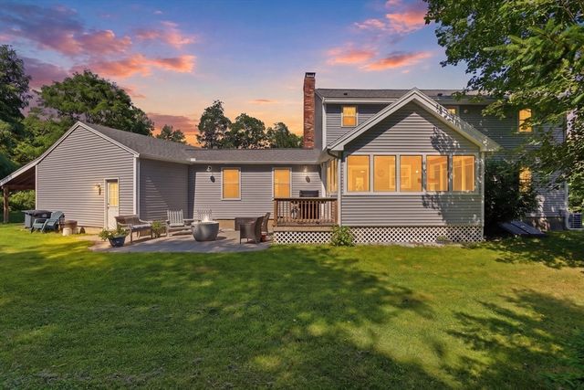 38 Dunstable Road, Westford, MA 01886