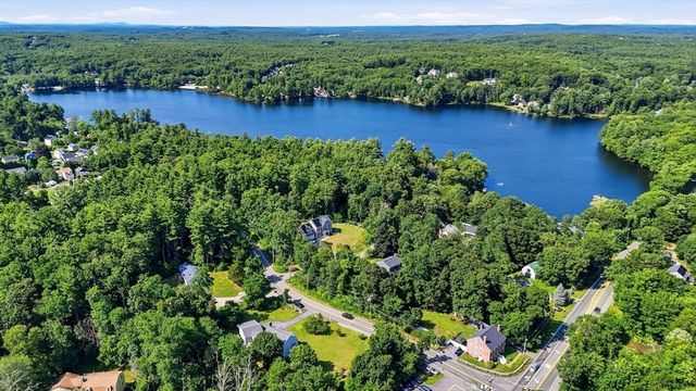 38 Dunstable Road, Westford, MA 01886