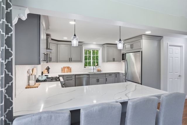 38 Dunstable Road, Westford, MA 01886
