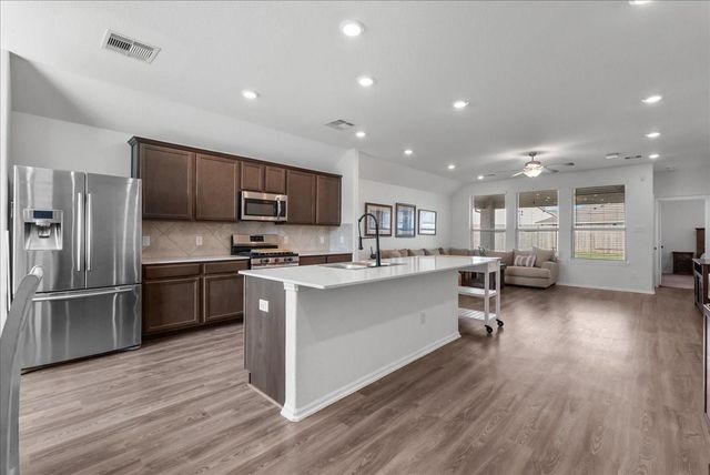 425 Ridgewood Terrace Drive, La Marque, TX 77568