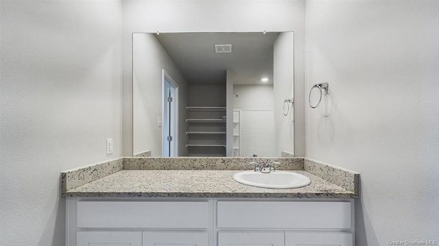3968 W Savannah Lakes Drive, Lake Charles, LA 70607