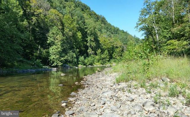 250 PEANUT PLACE, Great Cacapon, WV 25422