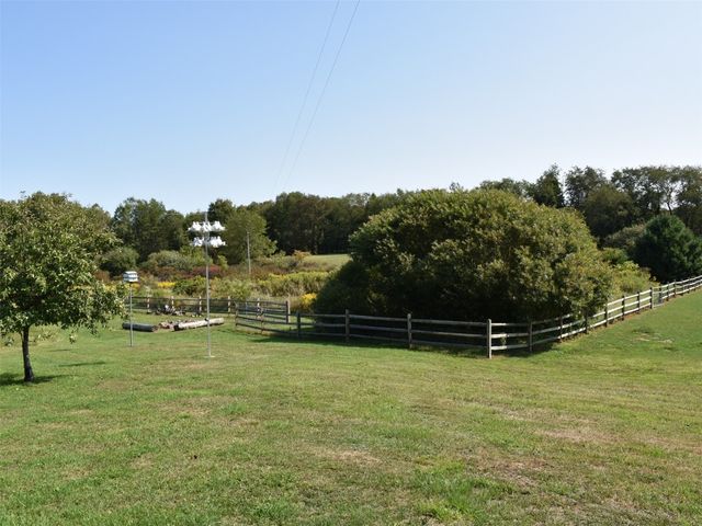 15548 BEAVER Road, Saegertown, PA 16433