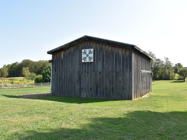 15548 BEAVER Road, Saegertown, PA 16433