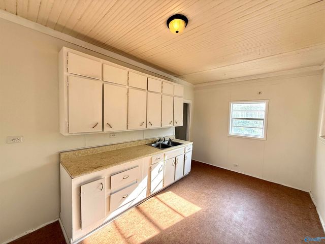 4 W Tuscaloosa Avenue, Gadsden, AL 35904