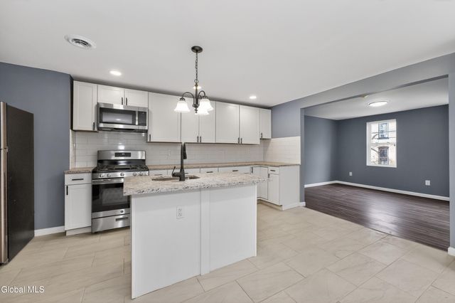 397 10th Street, Troy, NY 12180