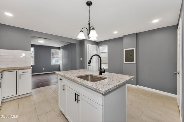 397 10th Street, Troy, NY 12180
