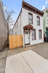 397 10th Street, Troy, NY 12180
