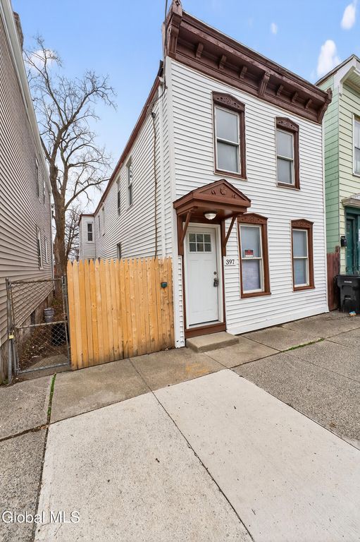 397 10th Street, Troy, NY 12180