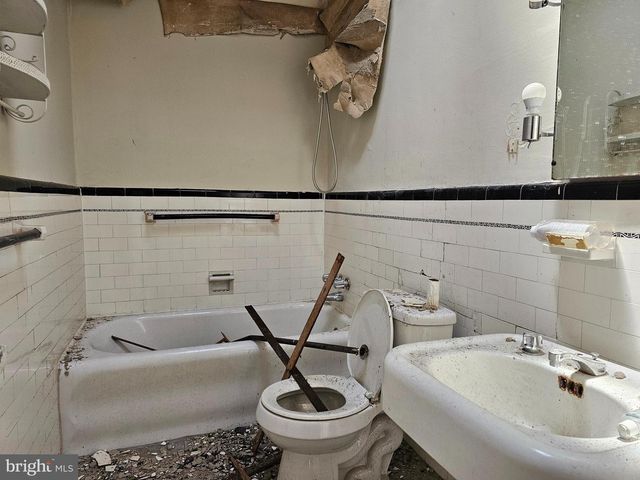 5918 MALVERN AVE, Philadelphia, PA 19131