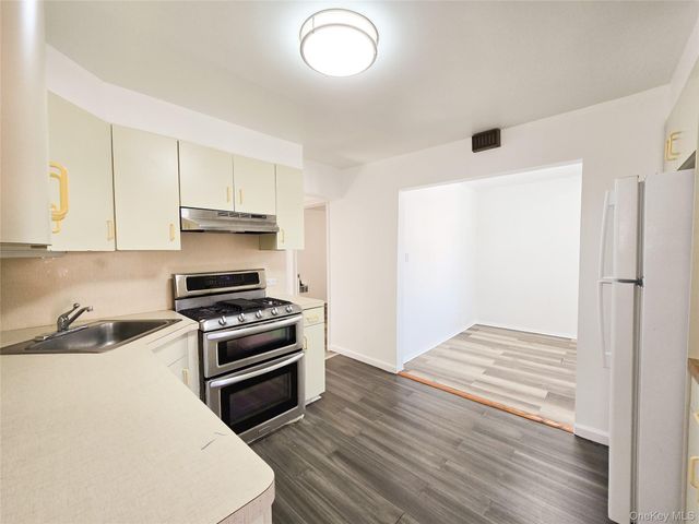 61-19 170th Street, Fresh Meadows, NY 11365