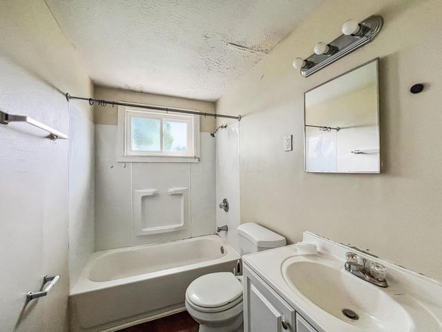 614 Fairmoor Place, Columbus, OH 43228
