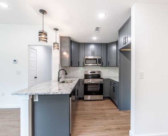 13 St Asaph Drive, Bella Vista, AR 72714