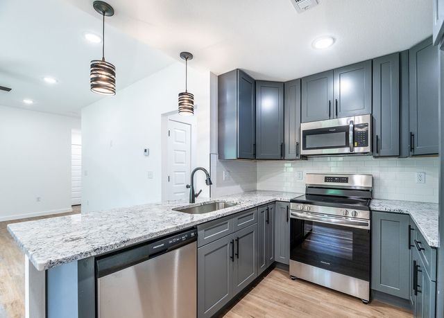 13 St Asaph Drive, Bella Vista, AR 72714