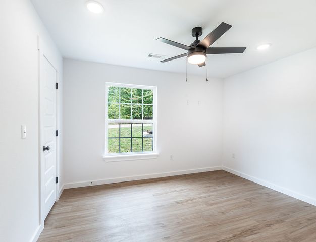 13 St Asaph Drive, Bella Vista, AR 72714