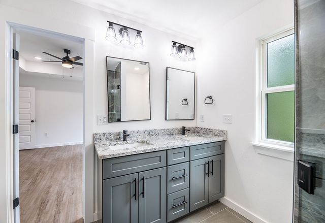 13 St Asaph Drive, Bella Vista, AR 72714