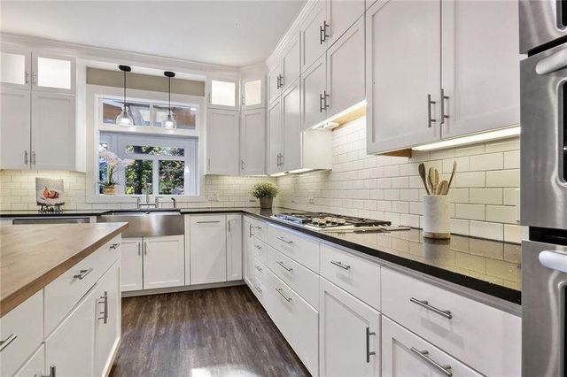 930 Manchester Place, Sandy Springs, GA 30328