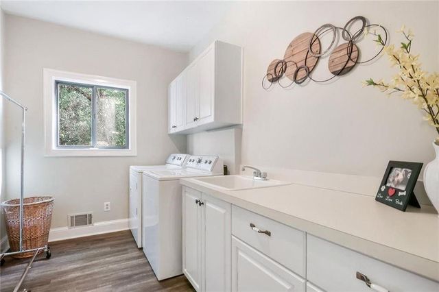 930 Manchester Place, Sandy Springs, GA 30328