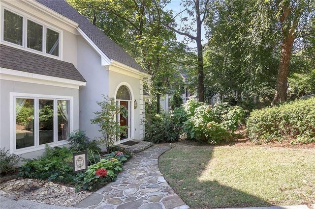 930 Manchester Place, Sandy Springs, GA 30328