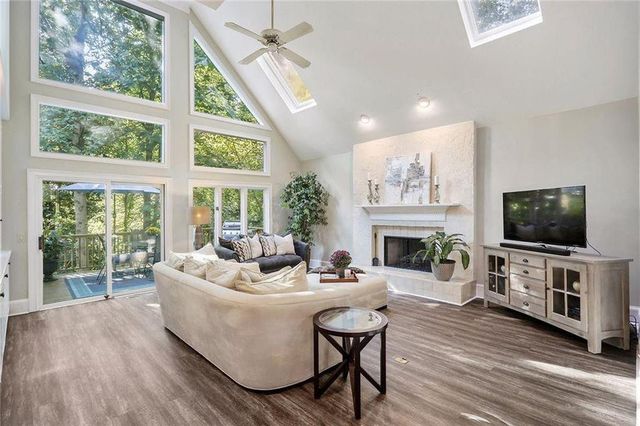 930 Manchester Place, Sandy Springs, GA 30328
