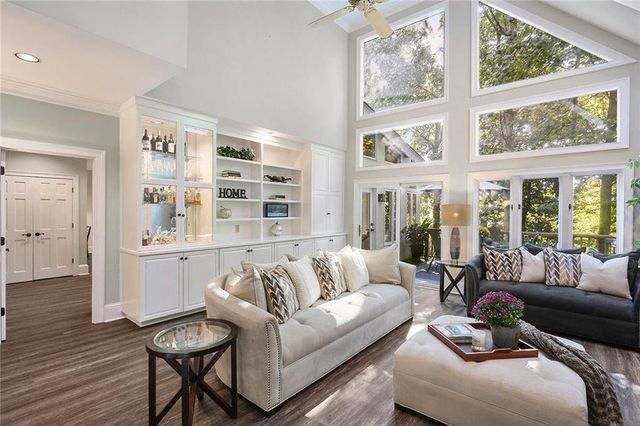 930 Manchester Place, Sandy Springs, GA 30328